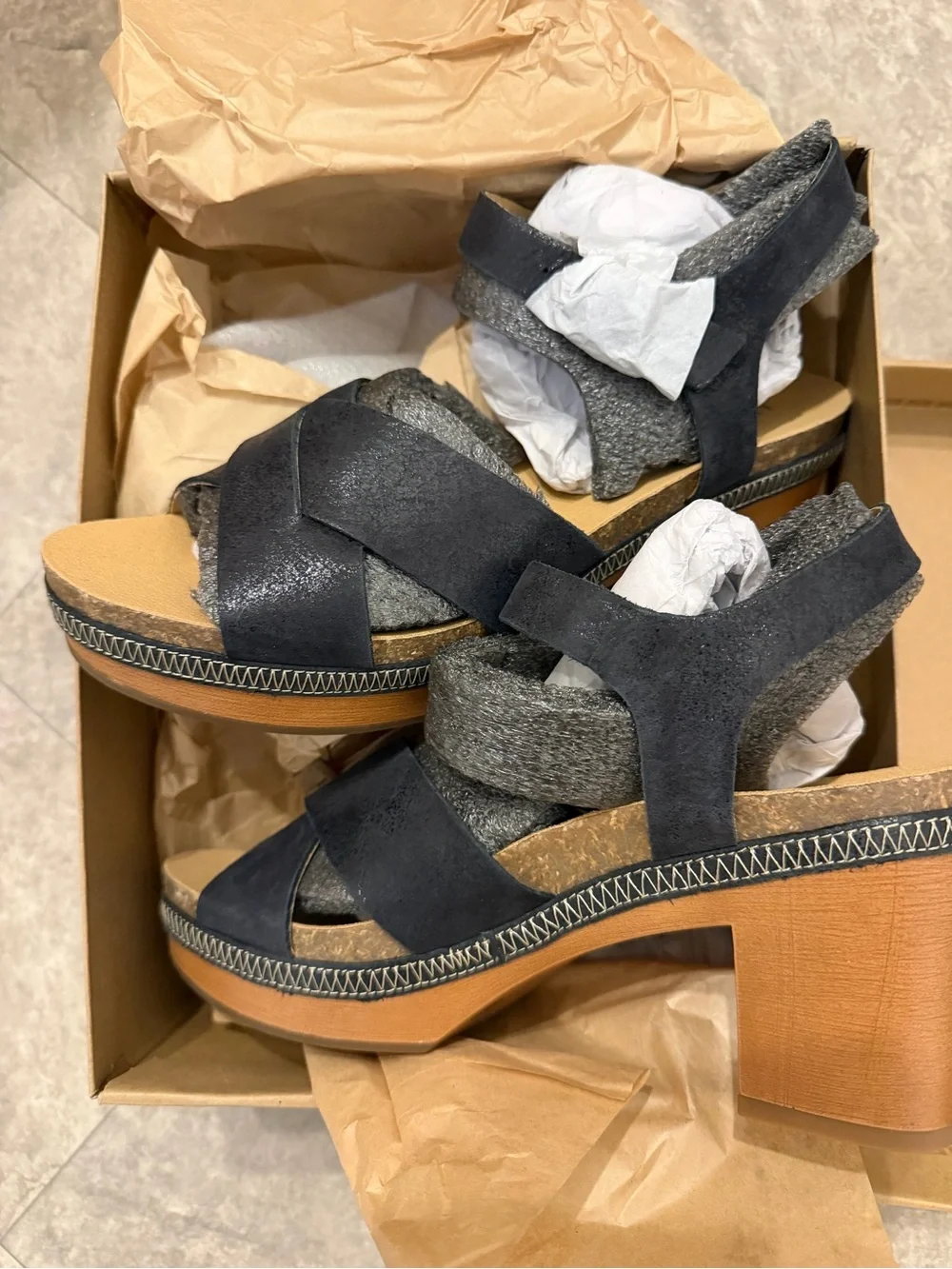 Lucky Brand Women’s Harvia Heeled Sandal